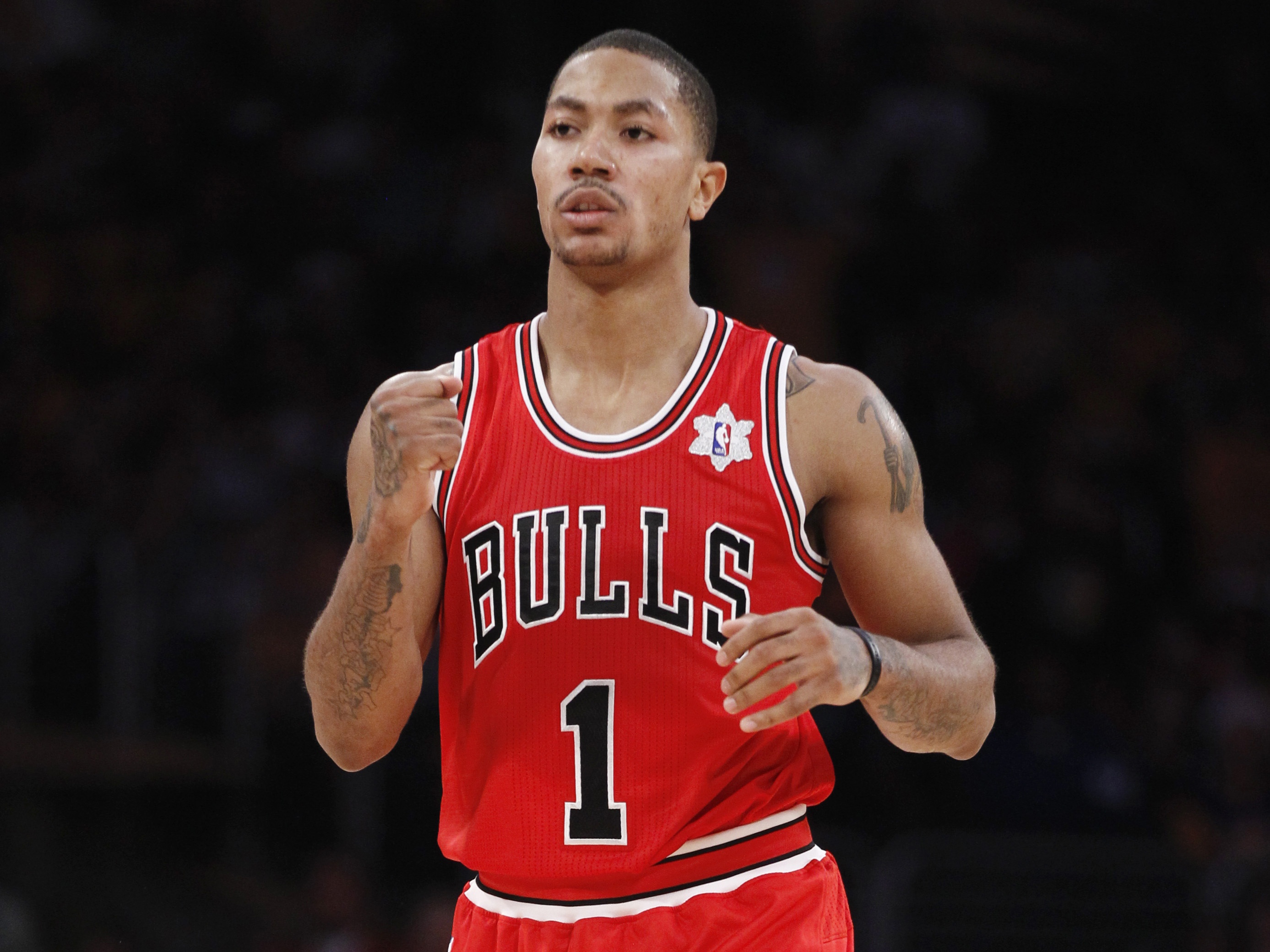 篮球足球直播-I love you Rose！公牛传奇1号球衣退役 遗憾未见过他的真正巅峰